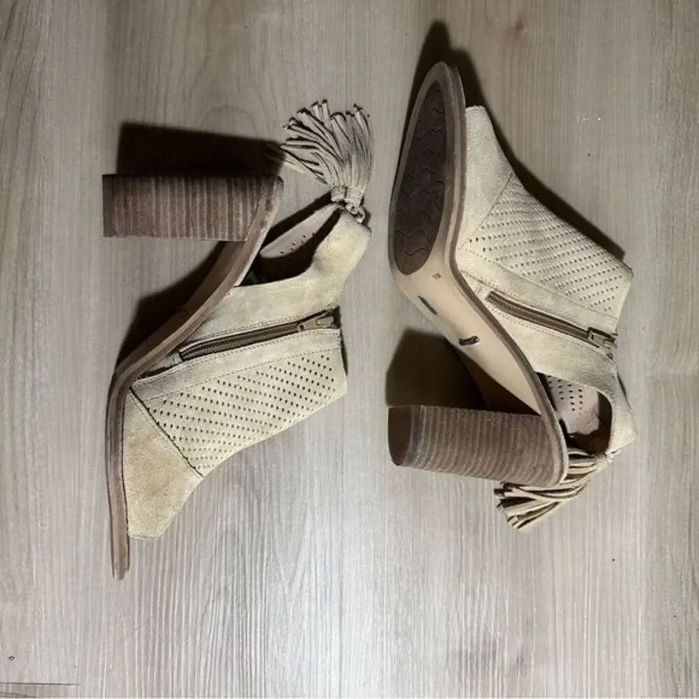 Gianni Bini Beige Women's Peep-Toe Suede Leather Summer Sandals US Size‎ 11